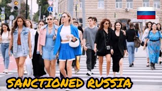 Russians living a good life in summer under sanctions! #Moscowcitytour #Russia #moscow