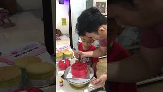 Learn to decorate #funny #laughingtype #cake #shopevideo #comedy #funny