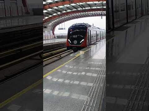 #Metro #India #MetroVibes #TravelShorts #DesiTraveller #indiametro