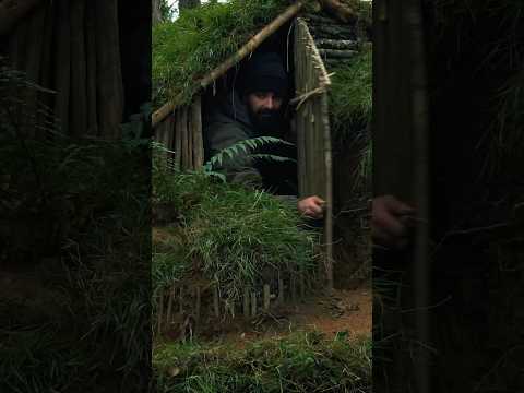 Building warm shelter.  #shorts #survival #bushcraft