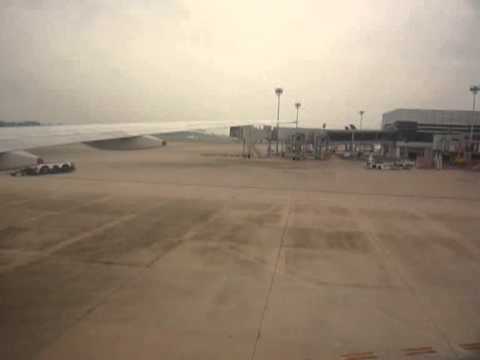 Singapore Airlines B777-300ER pushback and startup sounds