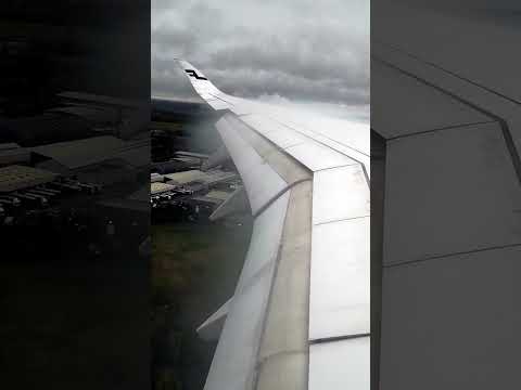 #landing  in an #airbusa350  into #london  #heathrow #LHR during #storm Ciarán