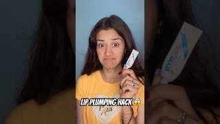 Lip Plumping Hack😱 #youtubeshorts #shortsfeed #viralhacks #trending #makeuphacks #viralhackstesting