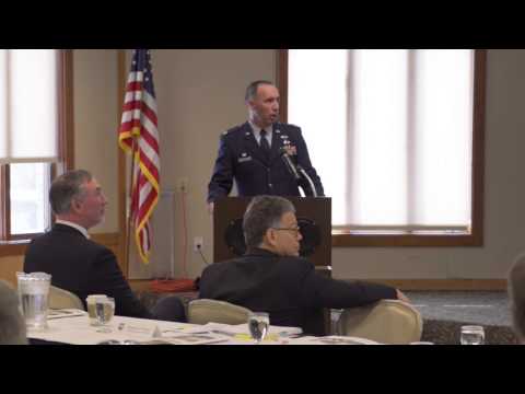 934th Airlift Wing hosts a roundtable discussion on energy use.