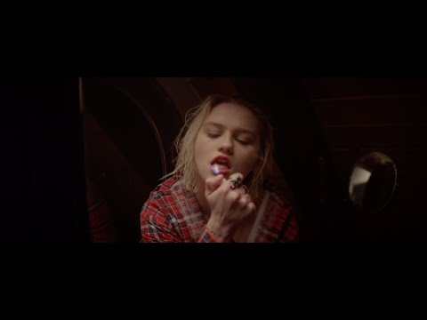 Carlie Hanson - Numb [Official Video]