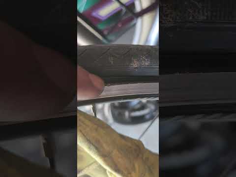Bike tire removal, without damages