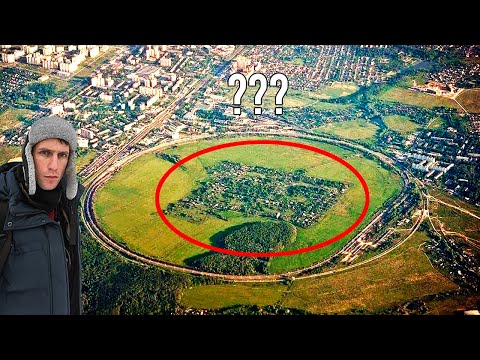 Moscow's Weirdest Neighborhood - Living Inside a Railway Ring 🇷🇺