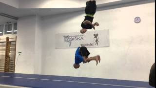 Duo Flip Simultaneously