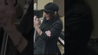 How Mick Mars Created Motley Crüe’s Iconic Sound