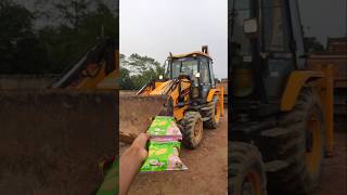 JCB Tyre ke Andar Gir Gayi Chips – Dekho Kya Hua! Jcb video #shorts  #experiment #jcb #automobile