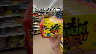 Unboxing Sour Patch Kids 🤰