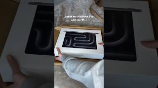 i love her Alhamdulillah 🤍 #asmrsounds #asmrunboxing #macbookpro #macbookprom3 #apple #unboxing