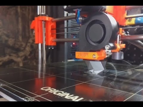 Prusa i3 MK2 Printing Live - Low Poly Penguin