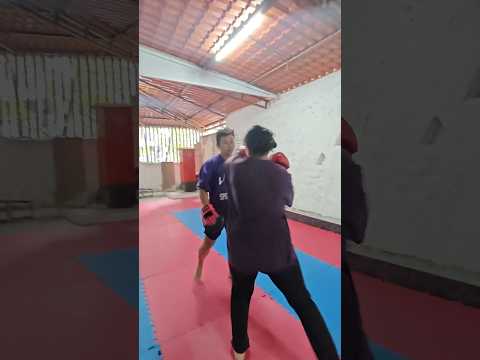 Work hard #womenempowerment #boxingtraining #boxing