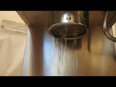 Rancilio Silvia vs Lelit grace - shower screen comparison