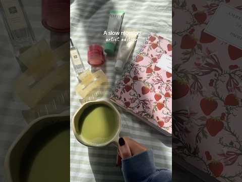 Slow mornings as an artist ☕️🌷