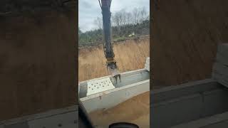 Excavator Operator Shows Perfect Precision 😳