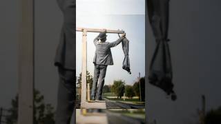 Delivering a mail bag to a moving train in 1903 - Restored Footage