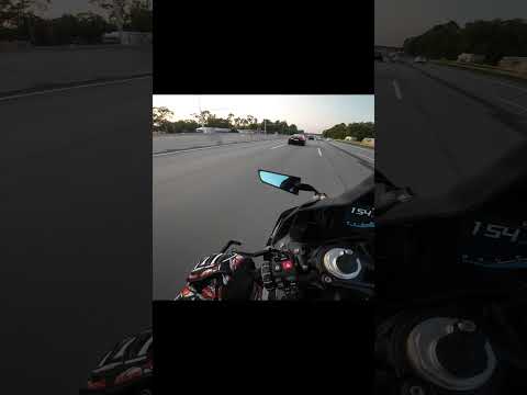 R8 GETS SMOKED BY S1000RR - SWITCHES LANE FAST #bmws1000rr #bikelife  #puresound #adrenalinerush