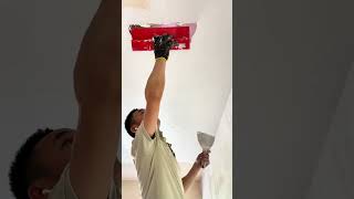 #Scrape putty#Scrape white#Painter#Plaster the wall and apply putty#The painter who scrape