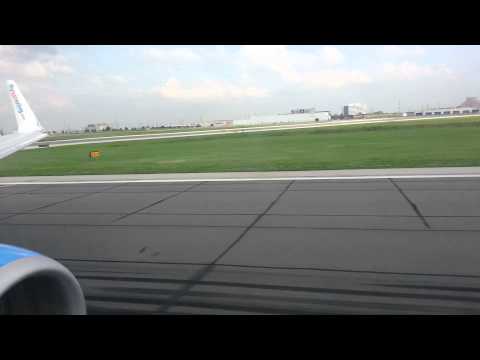 Boeing 737-800 Takeoff