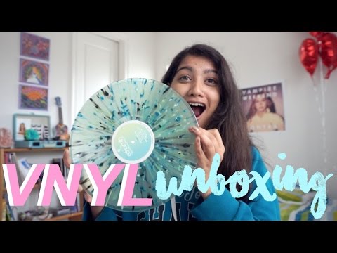 Febuary VNYL Unboxing/Reaction #XOXO