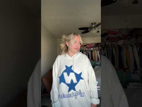 Love love love #oversized #hoodie #aelfriceden #oversizefashion #oversizehoodie