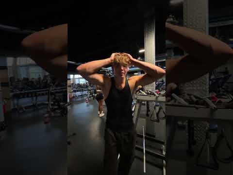 Bro started floating 💀 #gym #fitness #workout #calisthenics #gymshorts