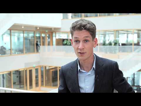 Video-interview Pieter Bakx: Wie zorgt en betaalt voor de ouderen van morgen?