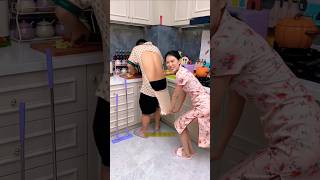 From Fashion to Function — Mom’s Hack! 😍👕🧹 #CreativeMom #shorts