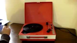 Red Fidelity HF42 Vintage Retro Portable Record Player 1970's