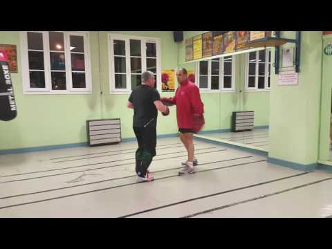 A 61 ans Michel  boxe toujour