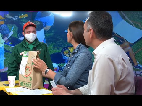 Курьеры онлайн-ресторана Smilefood в прямом эфире!