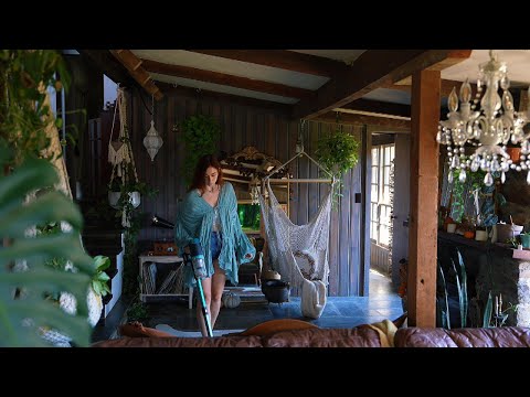 Organizing my hundred year old barn cottage | A cozy cleaning vlog🧹✨