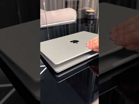 M4 MacBook Pro Unboxing ASMR