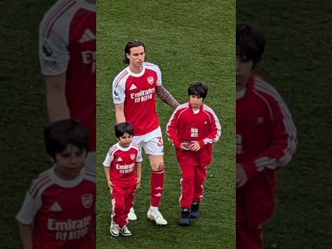 calafiori name's his goat 🐐,#football ,#soccer ,#shorts ,#arsenal ,#viralshort ,#trending