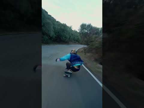 Wobbling everywhere on this spot 😂😂 #extreme #skateboarding #danger #skate #downhill #speed