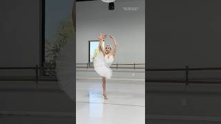 She is THE SWAN 🦢 #ballet #dance #dancer #ballerina