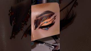 #graphicliner #cutcreaseeyemakeup #cutcreasetutorial #makeuplooks #colorfulmakeup #makeupshorts #art