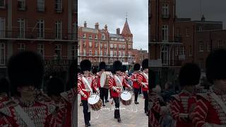 BRILLIANT 🤩 CHANGING THE GUARD WINDSOR CASTLE 🏰 #fypシ #shorts #shortsvideo #changingoftheguard