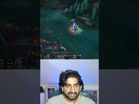 What can be accomplished while 2 tanks duke it out #leagueoflegends #leagueofmemes
