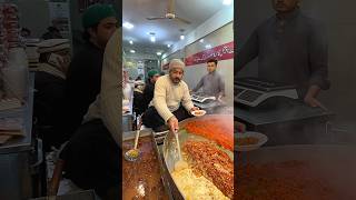 GAJAR HALWA!😱Amazing Man Gajjar ka Halwa Famous of Mardan Pakistan #gajarhalwa #streetfood #carrott