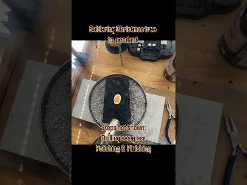 Christmas tree season glass pendants, a peek behind the scenes