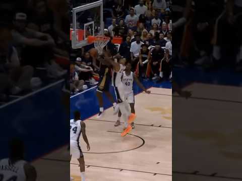 Wemby Owns the Paint! 4 Blocks on Zion 👀