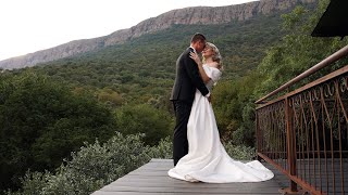 Love Redefined: Ruan & Annika's Luxurious Red Ivory Fairytale