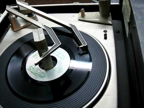 Magnavox Portable Turntable