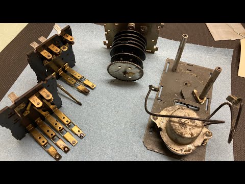 Short lived Maytag Malory timer with a leaf spring escapement