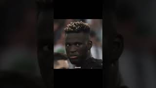 “When football turns into freestyle comedy!”#FootyFun #footballfails #PitchLaughs #SoccerComedy