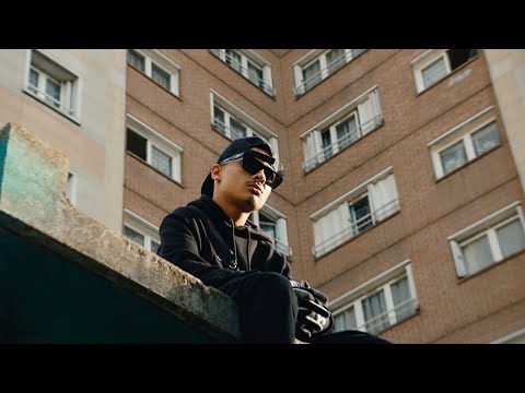 Mola - Toute l'année (Clip Officiel)
