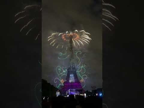 Feu d’artifice | fire work | la tour Eiffel | #paris #14juillet #latoureiffel #eiffeltower